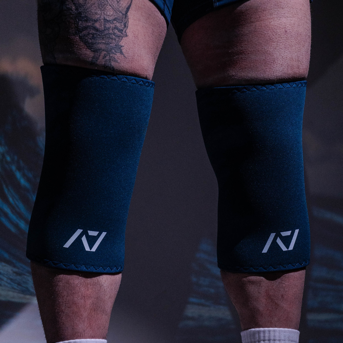 Hourglass Knee Sleeves